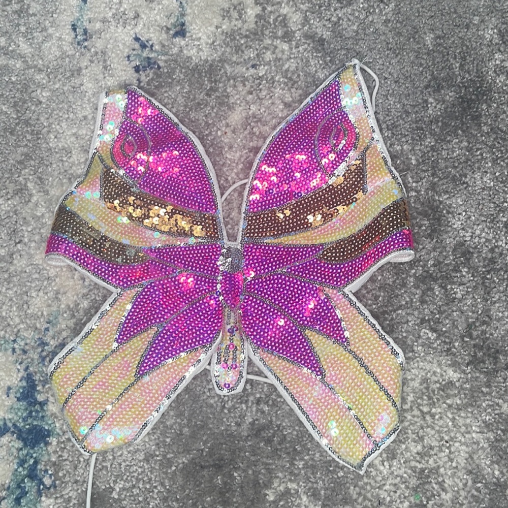 Beautiful SEQUINS butterfly top 💕